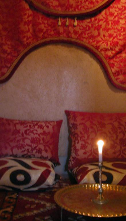Kasbah Iswan Bed & Breakfast Kelaat-M'Gouna Bagian luar foto